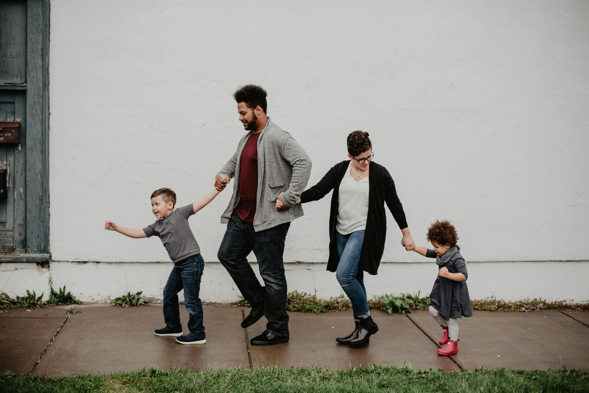 Family Portrait Photographer in Mississauga